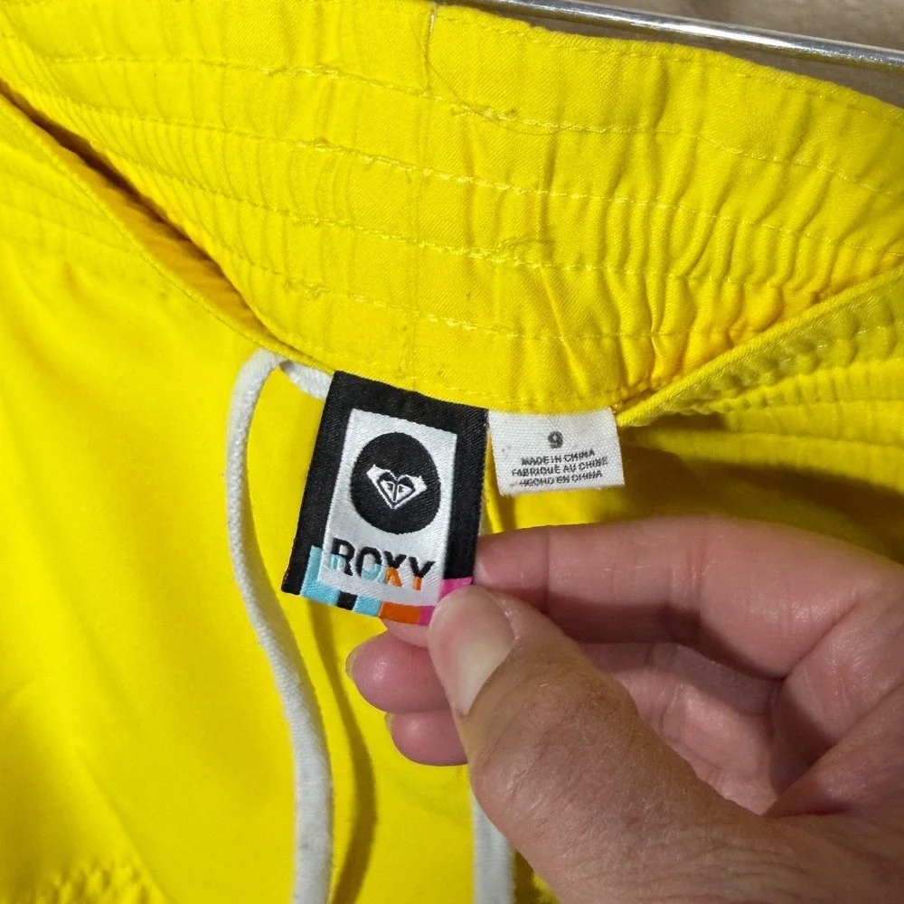 Roxy Women Yellow Board Shorts Size 9 Elastic Waist‎ Drawstring